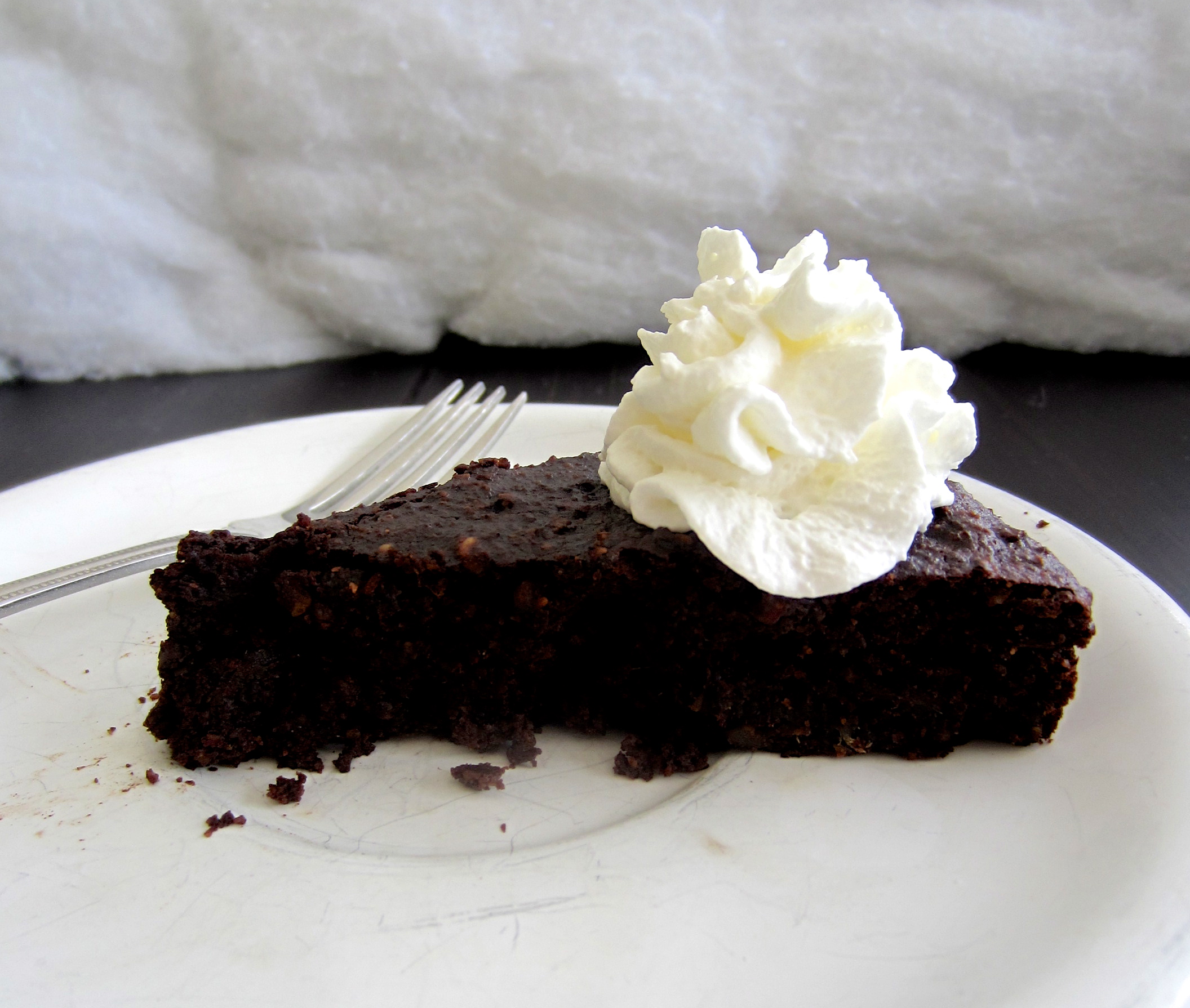 Flourless Chocolate Cake {Made with Almonds}
